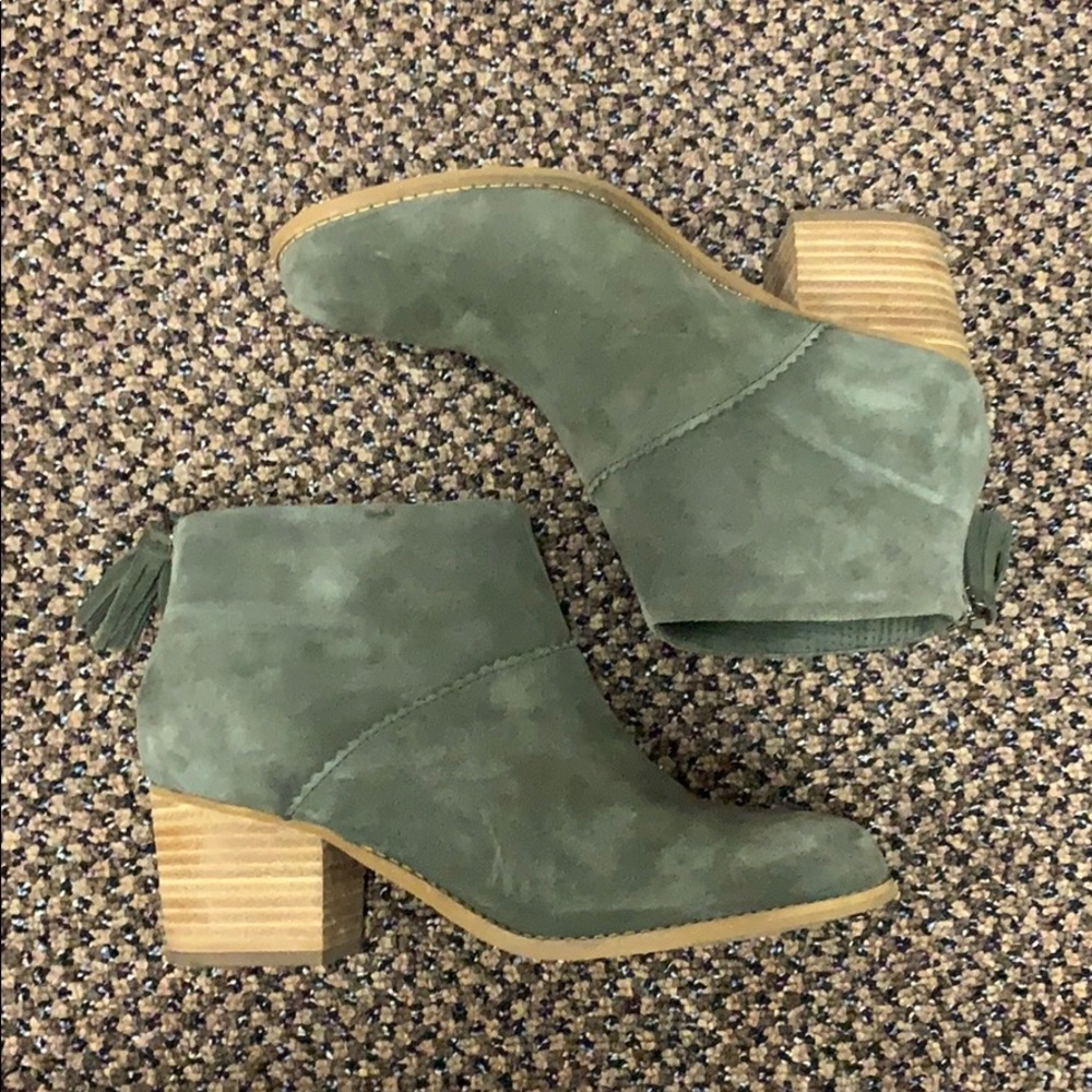 Suede green TOMS booties